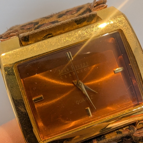 Joan Rivers Gold and Brown Smartwatch with Bold Design - Picture 4 of 11